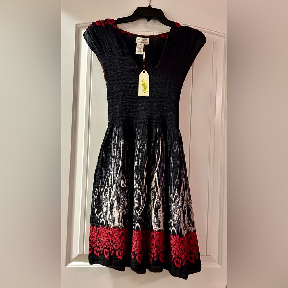Max Studio Specialty Products Cap Sleeve Dress.  Size Small.  NWT.